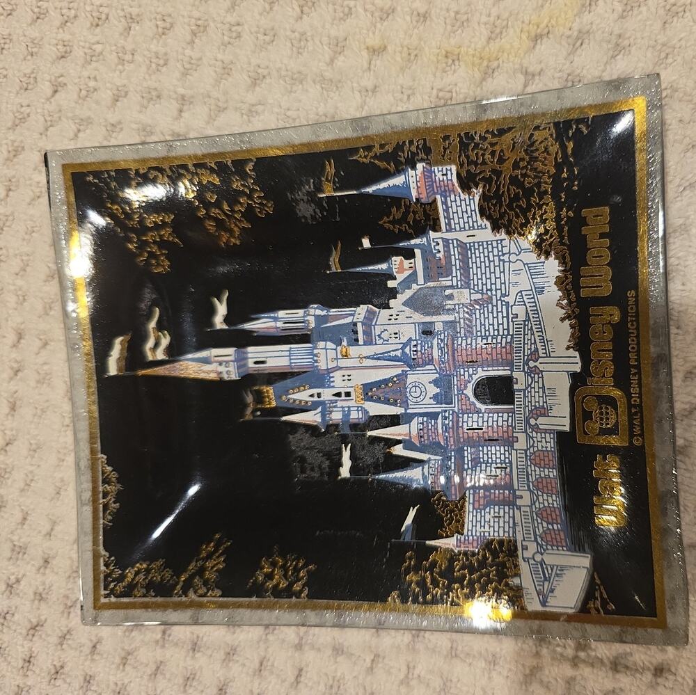 VINTAGE 80's Walt Disney World Glass Gift Tray Ashtray Cinderella Castle.